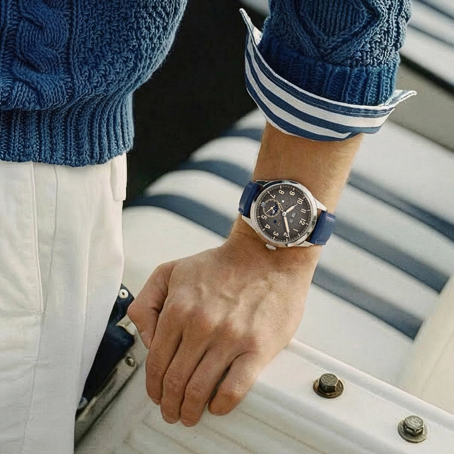 NAVY BLUE